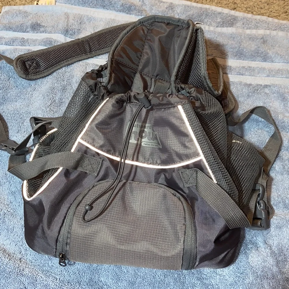 Nwot Outward Hound Front or Back Pet Carrier Frontpack Backpack